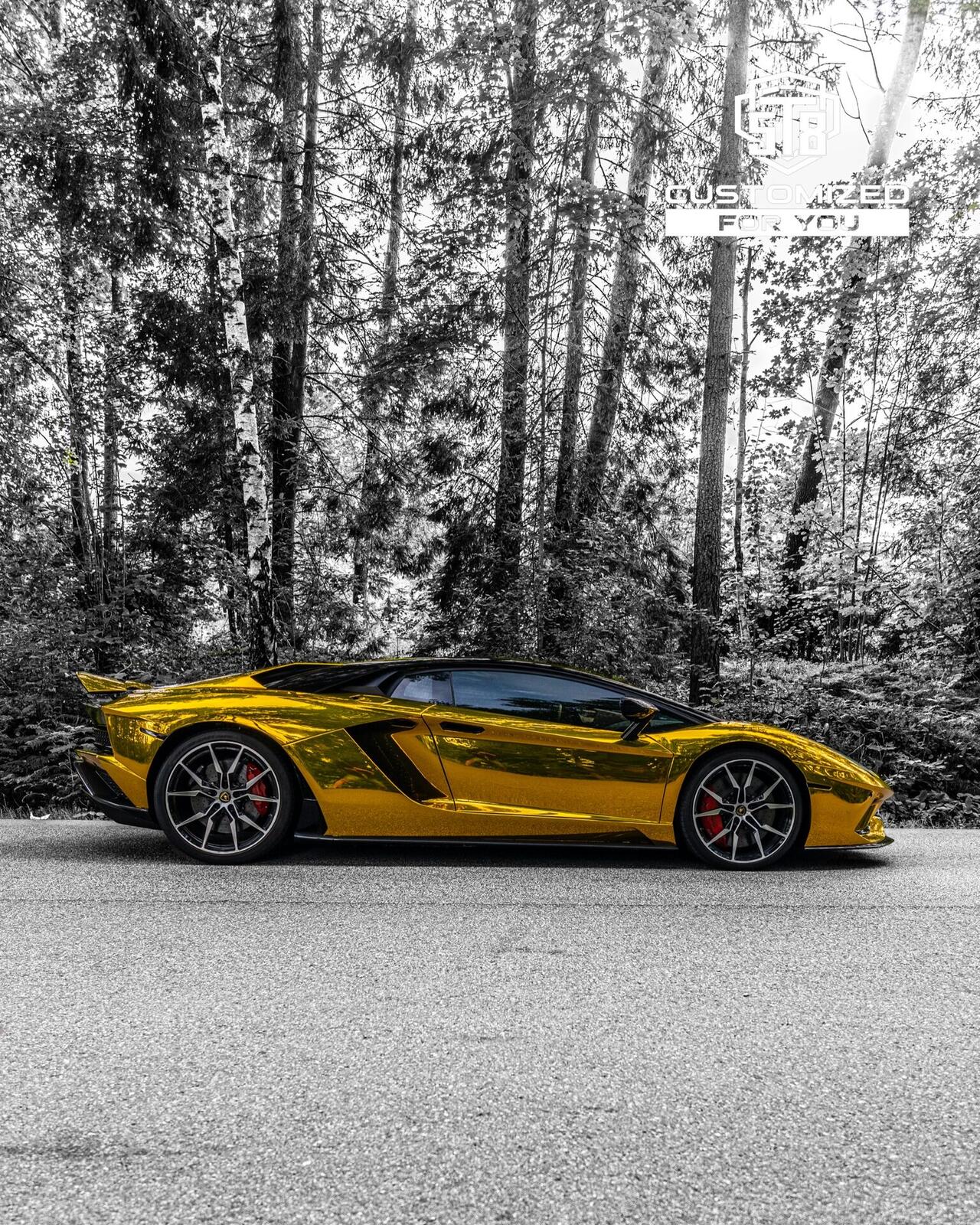 Lamborghini Aventador – Gold Chrome Edition